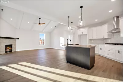 2039 SE 10th Pl, Canby, OR 97013 - Photo 2