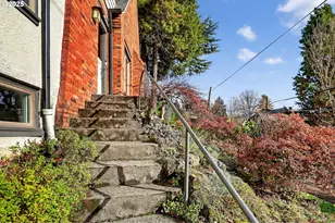 2207 NE Ridgewood Dr, Portland, OR 97212 - Photo 4