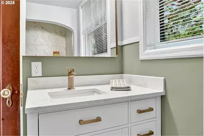 2207 NE Ridgewood Dr, Portland, OR 97212 - Photo 24