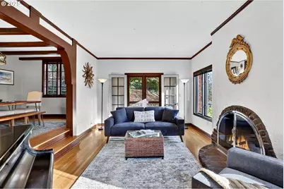 2207 NE Ridgewood Dr, Portland, OR 97212 - Photo 8