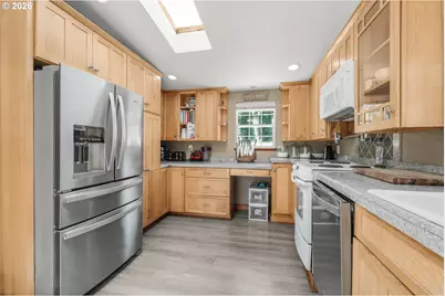 216 Terrace Dr, Glide, OR 97443 - Photo 8