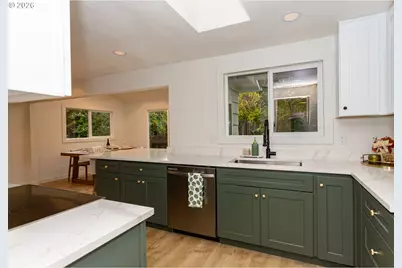 395 E 46th Ave, Eugene, OR 97405 - Photo 14
