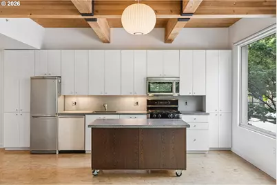 2538 NW Thurman St #202, Portland, OR 97210 - Photo 8
