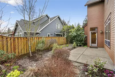 8254 SW 74th Ave, Portland, OR 97223 - Photo 26
