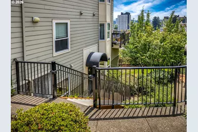 232 NW Uptown Ter #1B, Portland, OR 97210 - Photo 2