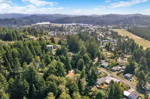 600 Queens Ct, Lakeside, OR 97449 - Photo 28