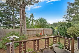 600 Queens Ct, Lakeside, OR 97449 - Photo 22