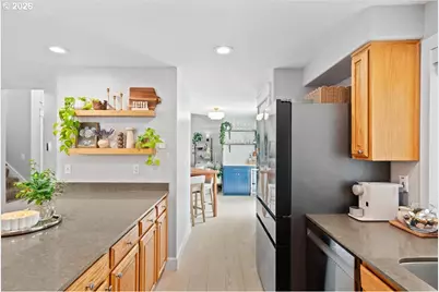 2109 N Valeri Dr, Newberg, OR 97132 - Photo 14