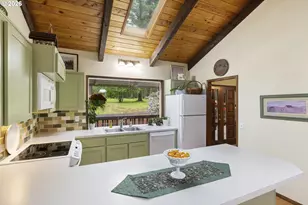32575 NE Poison Oak Ln, Newberg, OR 97132 - Photo 16