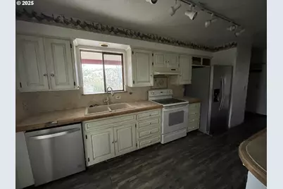 801 Ferguson Rd, John Day, OR 97845 - Photo 16