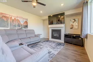235 Walnut St, Mount Angel, OR 97362 - Photo 8