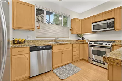 347 Rustic Pl #1, Eugene, OR 97401 - Photo 10