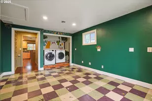 414 N 2nd St, Jefferson, OR 97352 - Photo 14