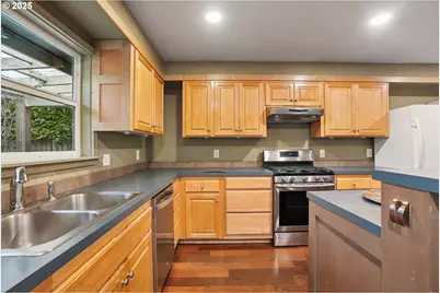 414 N 2nd St, Jefferson, OR 97352 - Photo 20