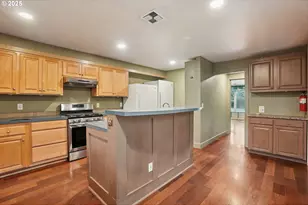 414 N 2nd St, Jefferson, OR 97352 - Photo 16