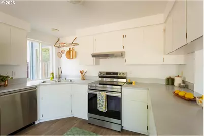 13017 SW Tearose Way, Portland, OR 97223 - Photo 16