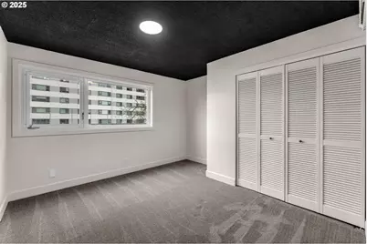 2211 SW Park Pl #403, Portland, OR 97205 - Photo 14