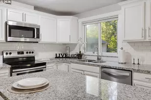 9705 NE Burton Rd, Vancouver, WA 98662 - Photo 16