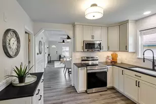 1006 Well St, Silverton, OR 97381 - Photo 8