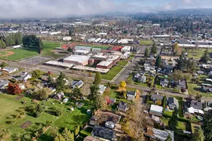 1006 Well St, Silverton, OR 97381 - Photo 34