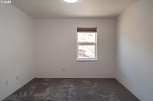 866 NE Walnut St, Roseburg, OR 97470 - Photo 26