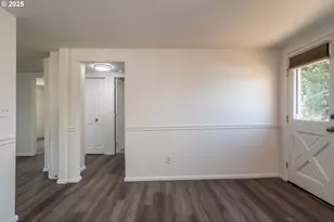 866 NE Walnut St, Roseburg, OR 97470 - Photo 14