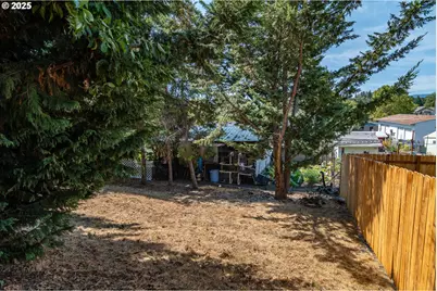 866 NE Walnut St, Roseburg, OR 97470 - Photo 38