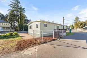 15656 SE Division St, Portland, OR 97236 - Photo 40
