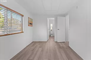 15656 SE Division St, Portland, OR 97236 - Photo 30
