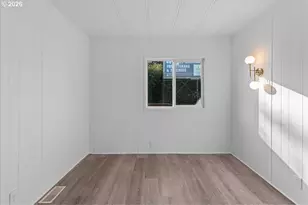 15656 SE Division St, Portland, OR 97236 - Photo 22