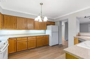 15530 NE Knott St, Portland, OR 97230 - Photo 14