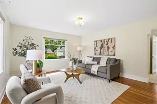 4228 NE Simpson St, Portland, OR 97218 - Photo 8
