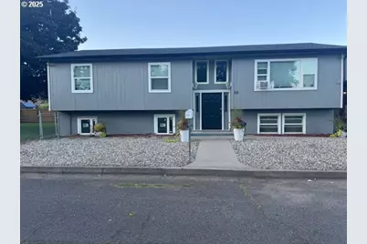 911 Division Ave, La Grande, OR 97850 - Photo 1