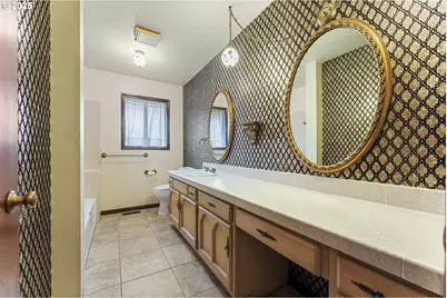 14344 NE Fremont Ct, Portland, OR 97230 - Photo 20