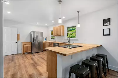 607 Cascade Ave #1 & #2, Hood River, OR 97031 - Photo 8
