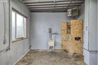 452 SE Main St, Willamina, OR 97396 - Photo 16