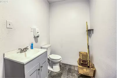 452 SE Main St, Willamina, OR 97396 - Photo 24