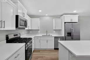 824 Sifuentez Ct, Woodburn, OR 97071 - Photo 12