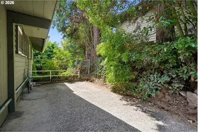 2833 NE 89th Ave, Portland, OR 97220 - Photo 6