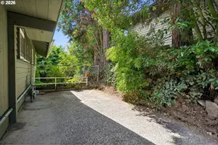 2833 NE 89th Ave, Portland, OR 97220 - Photo 6