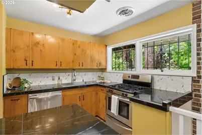 2833 NE 89th Ave, Portland, OR 97220 - Photo 12