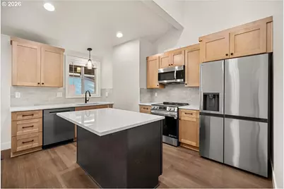 12306 Meadowlawn Dr, Oregon City, OR 97045 - Photo 2