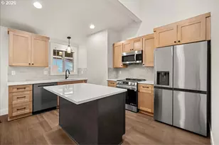 12306 Meadowlawn Dr, Oregon City, OR 97045 - Photo 2