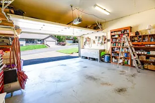 586 S 68th Pl, Springfield, OR 97478 - Photo 32