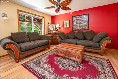 586 S 68th Pl, Springfield, OR 97478 - Photo 16