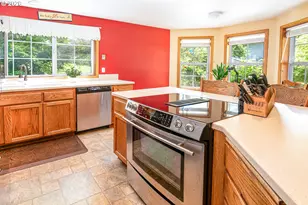 586 S 68th Pl, Springfield, OR 97478 - Photo 12