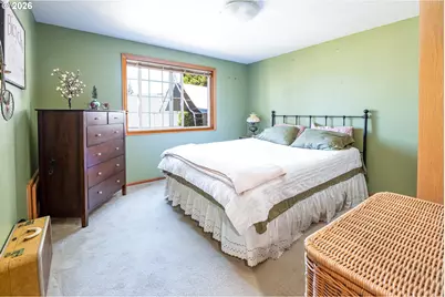586 S 68th Pl, Springfield, OR 97478 - Photo 22