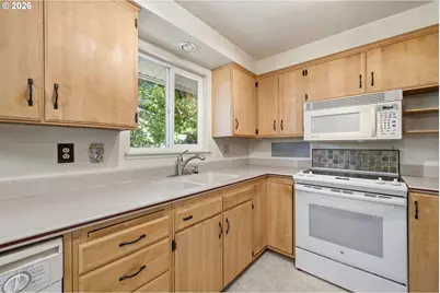 4226 Scottdale St, Eugene, OR 97404 - Photo 8