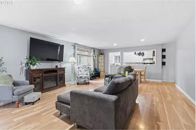 2316 SE 141st Ave, Portland, OR 97233 - Photo 6