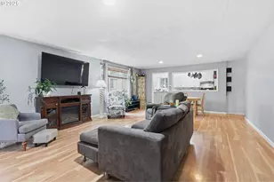 2316 SE 141st Ave, Portland, OR 97233 - Photo 6
